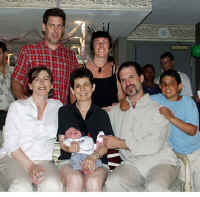 Jun2003-MaryEllen's family.jpg (62649 bytes)